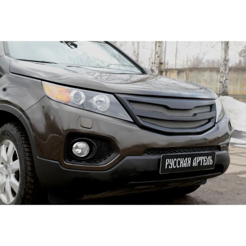 Решетка радиатора  Kia Sorento II (XM) 2009-2012 с чер.сеткой, правая (R) Арт. RRKSR010650