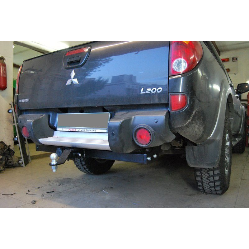 Фаркоп Mitsubishi L200 IV 2006-2014 E с антистуком БИЗОН Арт. FA0648EAK