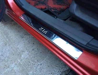 Накладки на пороги Kia Rio III 2011-2015 Хэтчбэк 5 дв.    Арт. 014.43.241