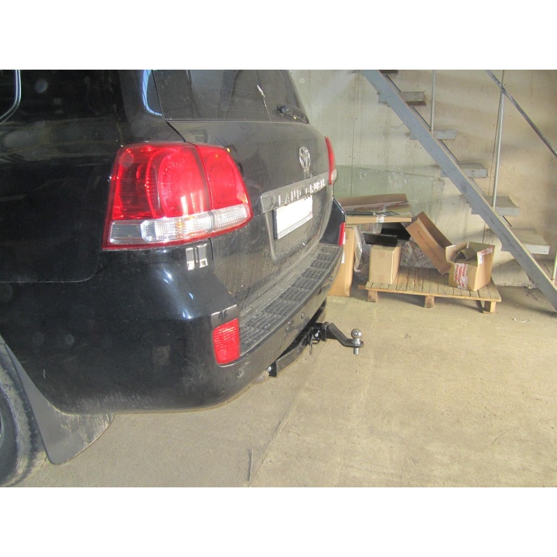 Фаркоп Toyota Land Cruiser 200 2007-2012 E с антистуком БИЗОН Арт. FA0859EAK
