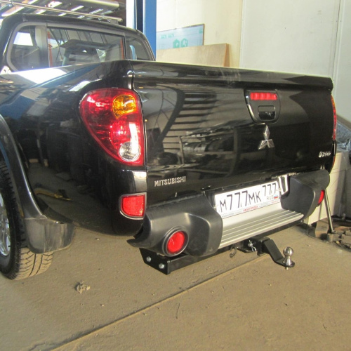 Фаркоп Mitsubishi L200 IV 2006-2014 БИЗОН Арт. FA0648EN