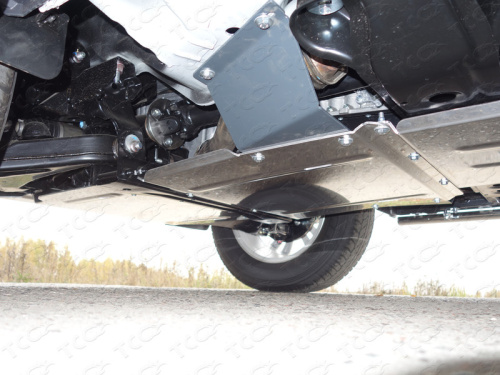 Защита радиатора Mitsubishi Pajero IV 2006-2011 5 дв. Арт. ZKTCC00052