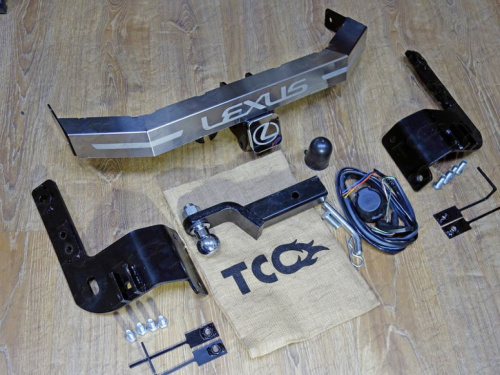 Фаркоп Lexus LX 570 2007-2012 с накладкой с надписью Lexus TCC Арт. TCU00051