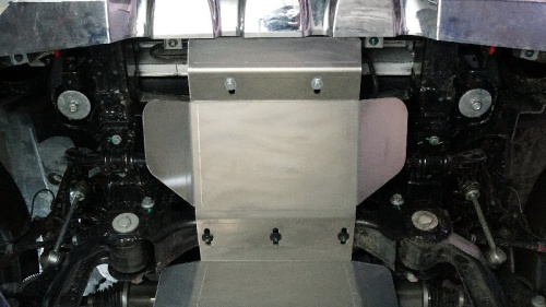 Защита радиатора BAIC BJ40 II 2023- V-2.0L, 4WD Арт. ZKTCC00662