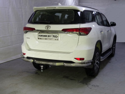 Фаркоп Toyota Fortuner II 2015-2020 с накладкой с надписью Fortuner TCC Арт. TCU00239