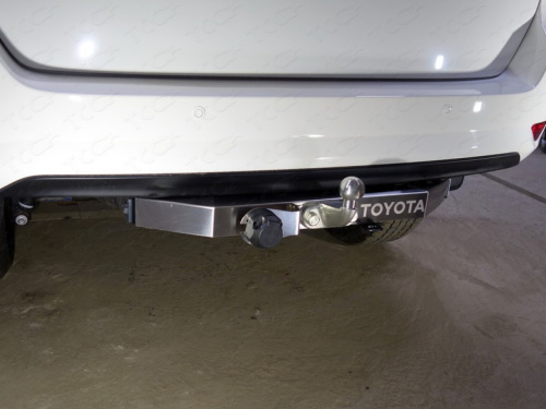 Фаркоп Toyota Fortuner II 2015-2020 для а/м с 2017-; с надписью Toyota TCC Арт. TCU00098
